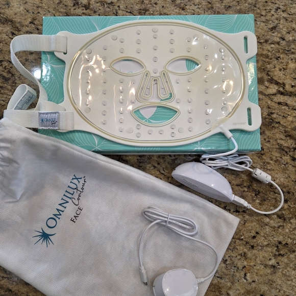 Omnilux Contour Face Red Light Therapy Mask - Picture 4 of 5